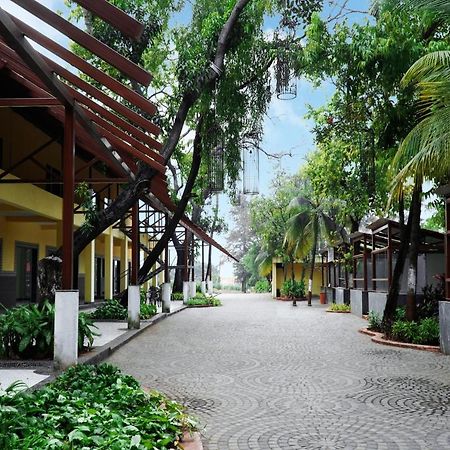 Shanti Resorts Valsad 外观 照片